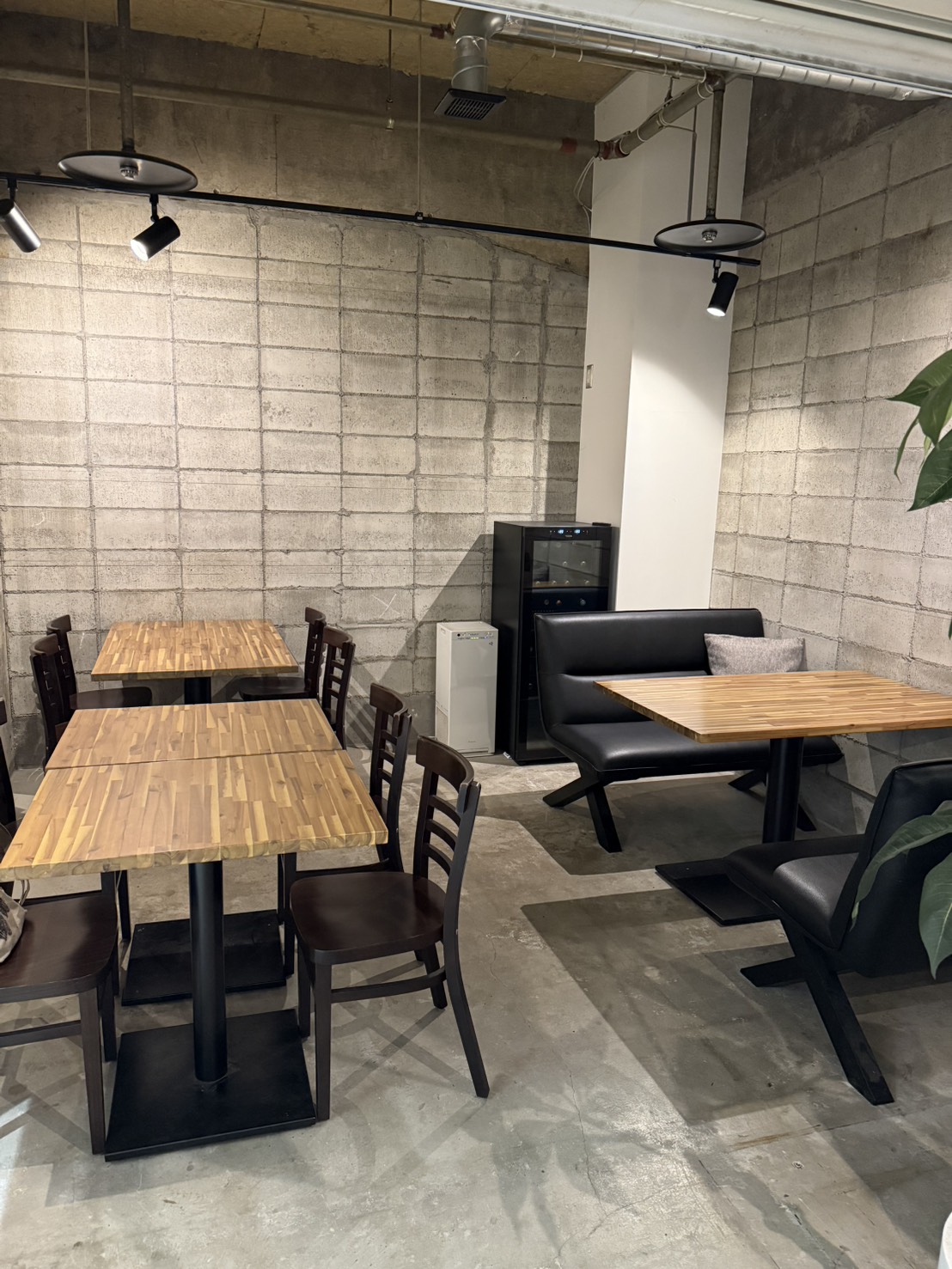 line_oa_chat_261008_125805_group_0